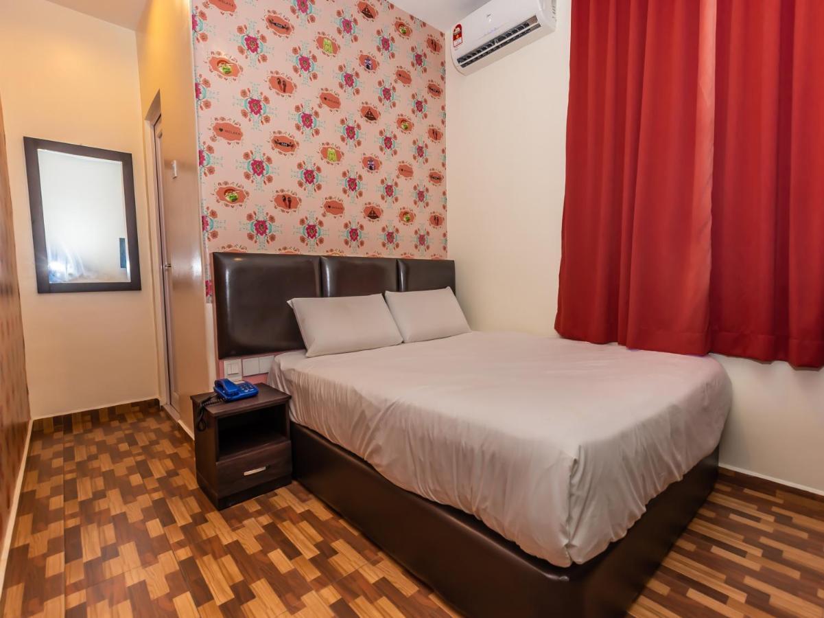 Gold City Hotel Malacca Exterior photo